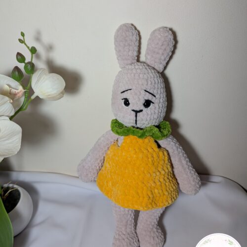 Iepuras crosetat Nely - jucarie crosetata handmade, Crosetiq