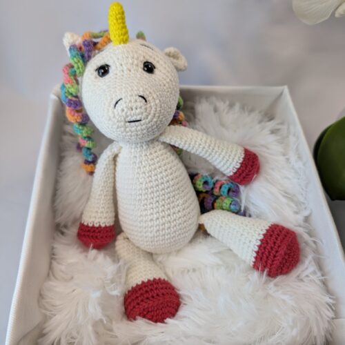 Unicorn crosetat Luna - jucarie crosetata handmade, Crosetiq