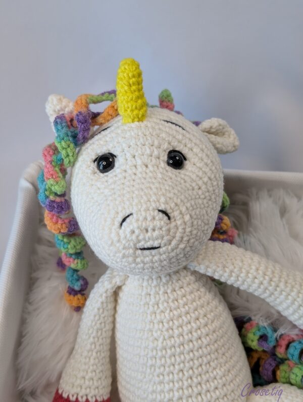 Unicorn crosetat Luna - jucarie crosetata handmade, Crosetiq
