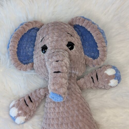 Elefant crosetat Ene - jucarie crosetata handmade, Crosetiq