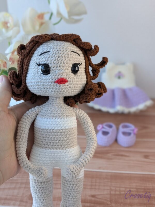 Papușă croșetată Amelia - jucarie crosetata handmade, Crosetiq