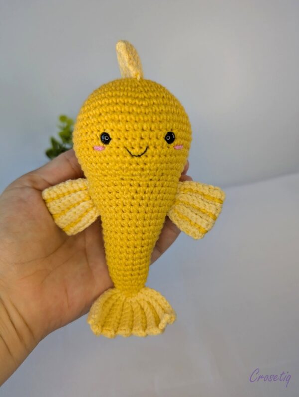 Luigi - peștișor auriu croșetat - jucarie crosetata handmade, Crosetiq