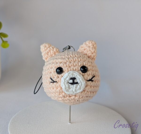 Breloc croșetat pisicuță - breloc crosetat handmade, Crosetiq
