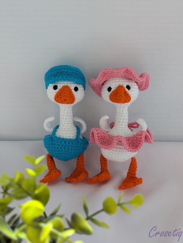 Gâsculită croșetată Goguța - jucarie crosetata handmade, Crosetiq