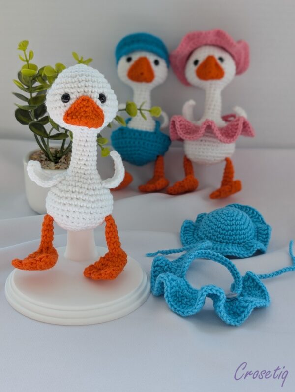 Gâsculită croșetată Goguța - jucarie crosetata handmade, Crosetiq
