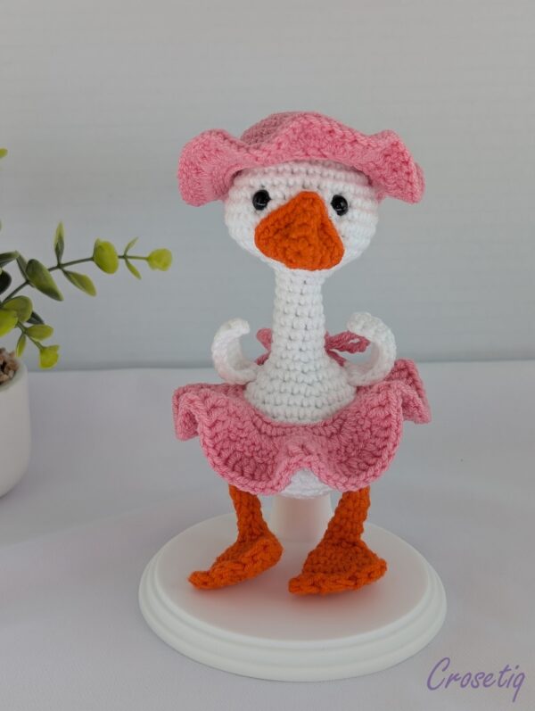 Gâsculită croșetată Goguța - jucarie crosetata handmade, Crosetiq