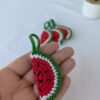 Breloc crosetat lubeniță - breloc crosetat handmade, Crosetiq