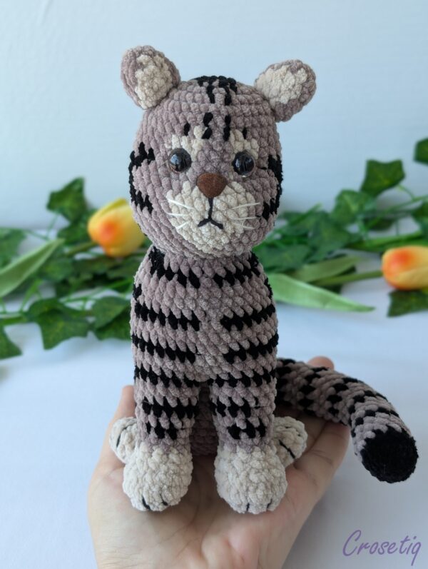 Pisicuță croșetată Dumitra - jucarie crosetata handmade, Crosetiq