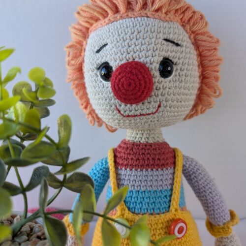 Păpușă croșetată Clovni - jucarie crosetata handmade, Crosetiq