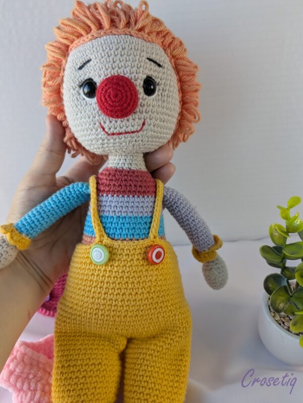 Păpușă croșetată Clovni Păpușă croșetată Clovni - jucarie crosetata handmade, Crosetiq