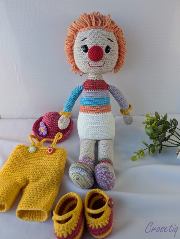 Păpușă croșetată Clovni Păpușă croșetată Clovni - jucarie crosetata handmade, Crosetiq