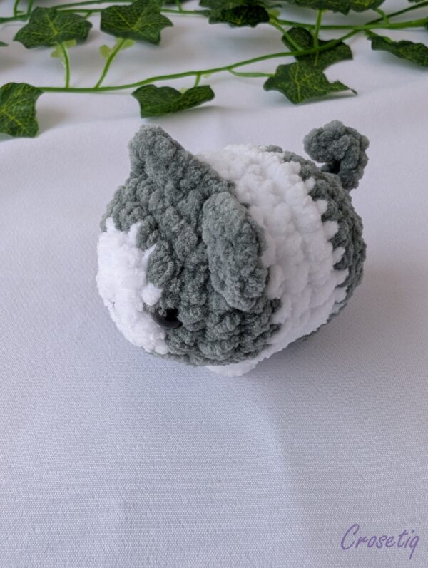 Jucarie mini hamster pluș - breloc crosetat handmade, Crosetiq