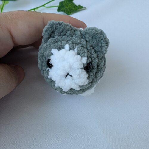 Jucarie mini hamster pluș - breloc crosetat handmade, Crosetiq