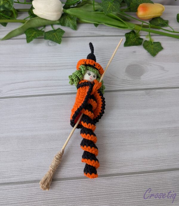 Vrăjitoare croșetată Halloween Vrăjitoare croșetată Halloween - produs handmade Crosetiq