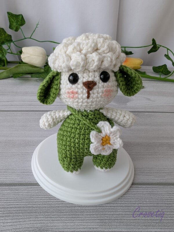Oiță croșetată Lana - breloc crosetat handmade, Crosetiq
