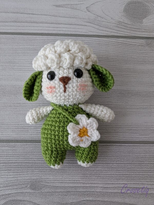 Oiță croșetată Lana - breloc crosetat handmade, Crosetiq